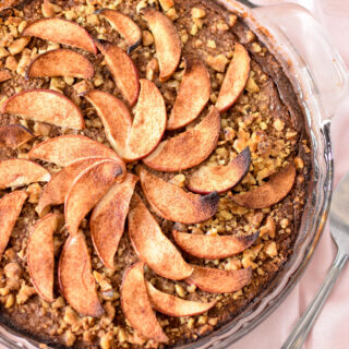 Spice up your breakfast routine with this simple. whole-food, nutrient dense Apple & Cinnamon Baked Oatmeal Pie!
