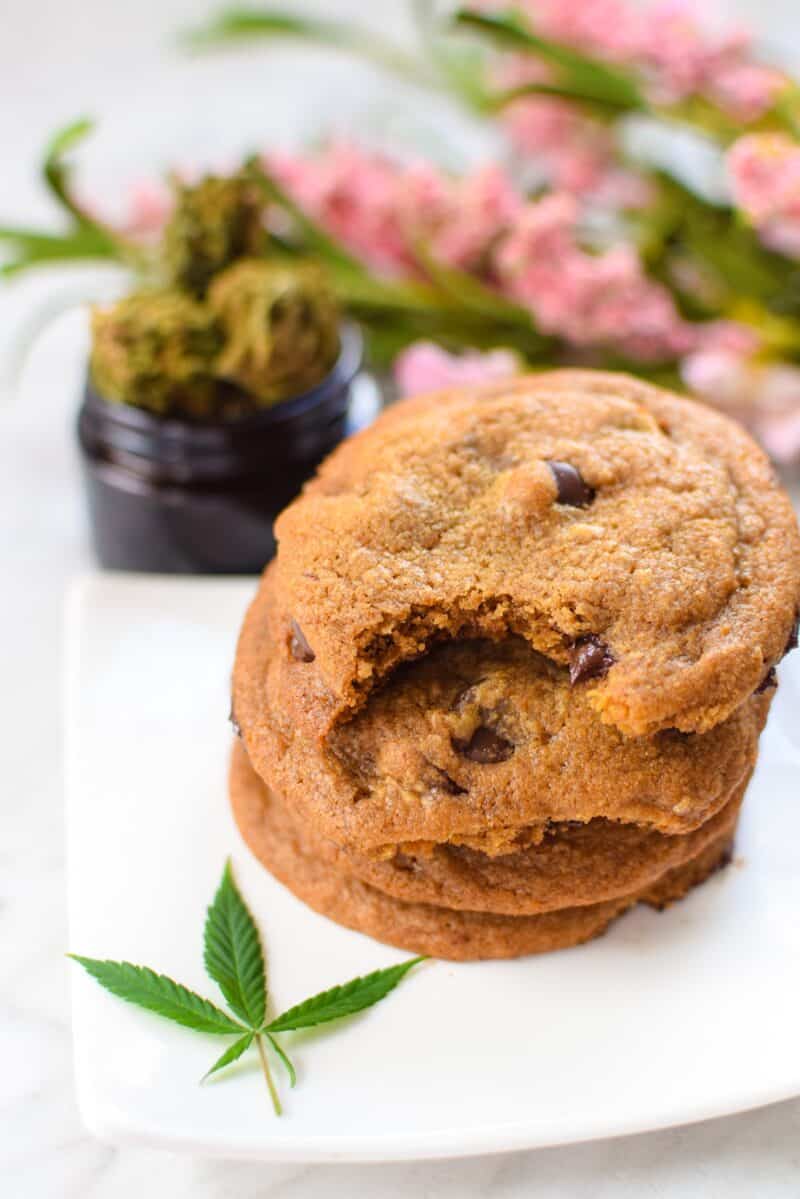 Simple Delicious Cannabis Chocolate Chip Cookies Emily Kyle Nutrition 2416